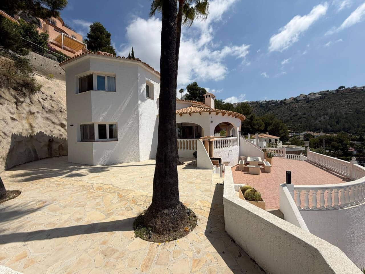 4 bedroom Villa for sale in Moraira with pool garage - € 979,000 (Ref: 8907110)