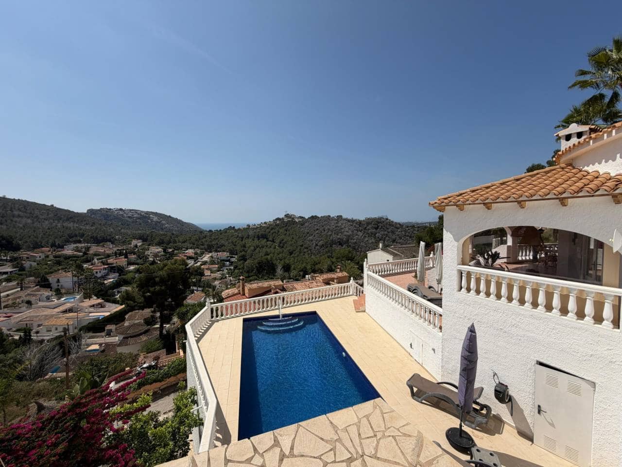 4 bedroom Villa for sale in Moraira with pool garage - € 979,000 (Ref: 8907110)
