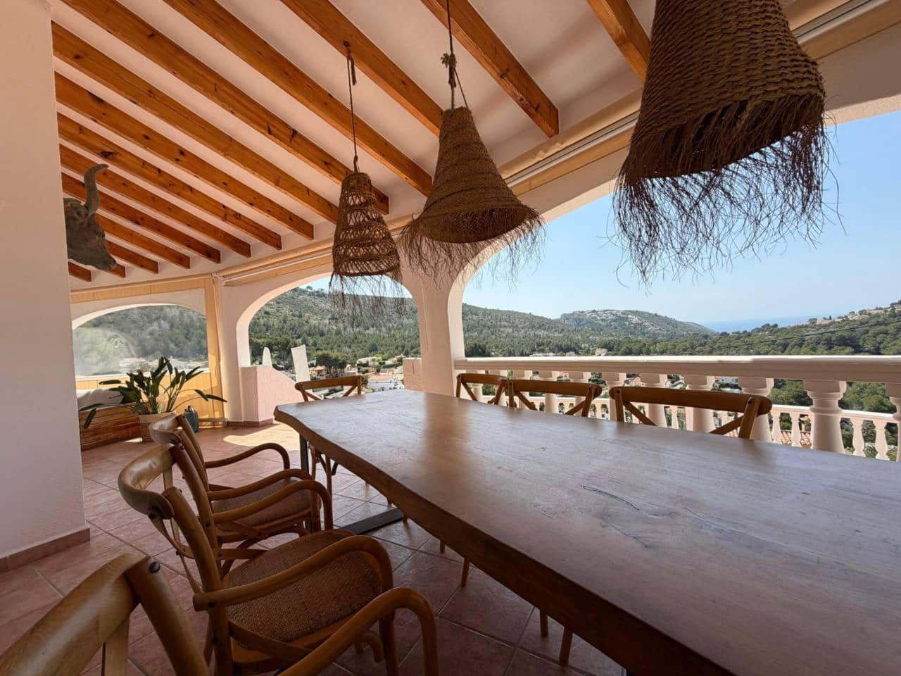 4 bedroom Villa for sale in Moraira with pool garage - € 979,000 (Ref: 8907110)