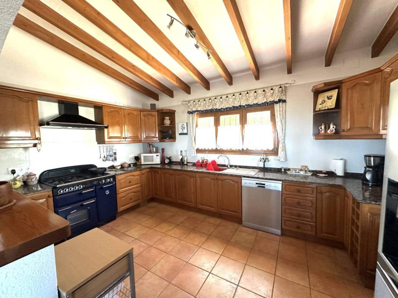 3 soveværelse Villa til salg i Monte Pego med swimmingpool garage - € 560.000 (Ref: 8998295)