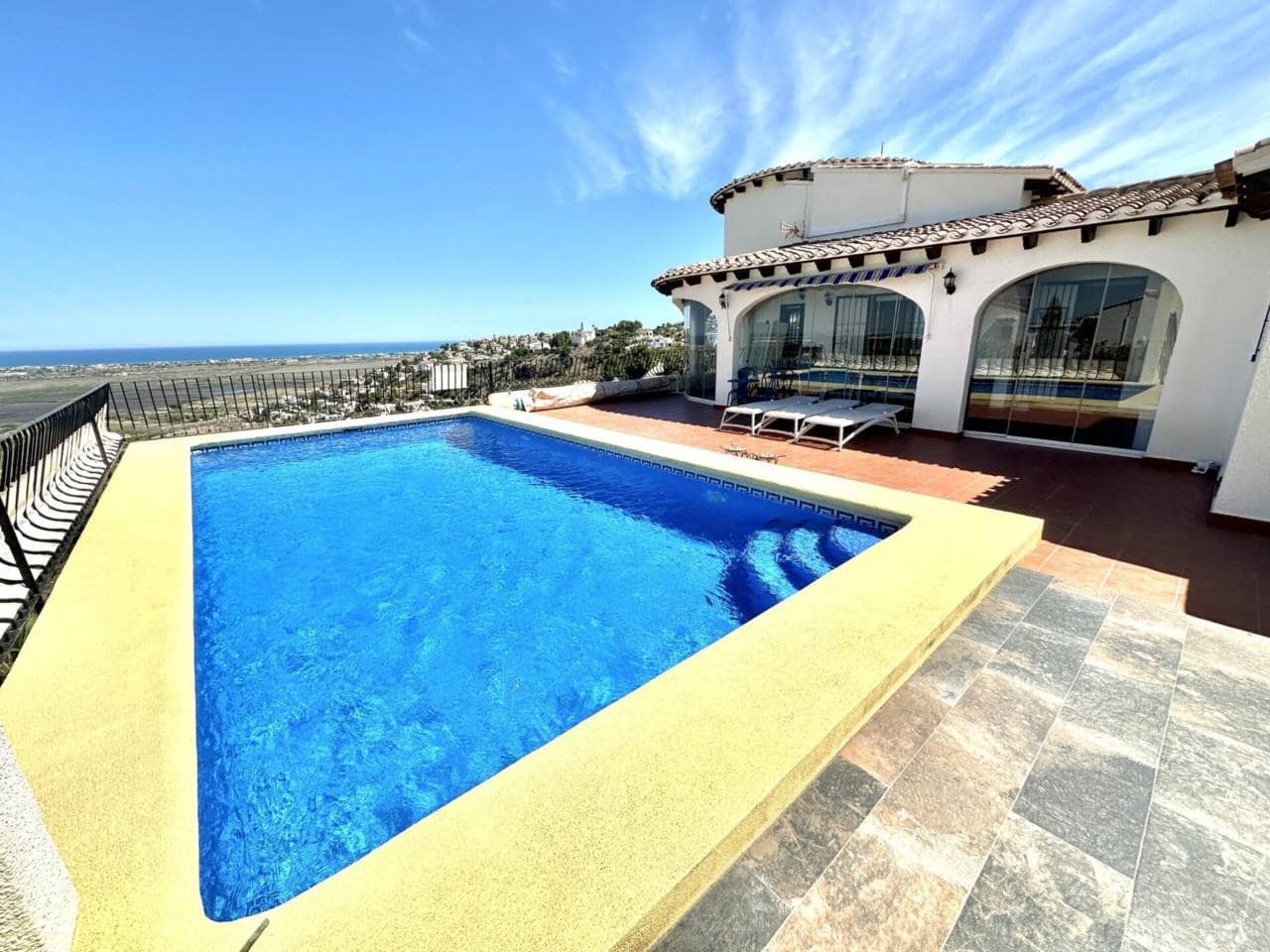 3 soveværelse Villa til salg i Monte Pego med swimmingpool garage - € 560.000 (Ref: 8998295)