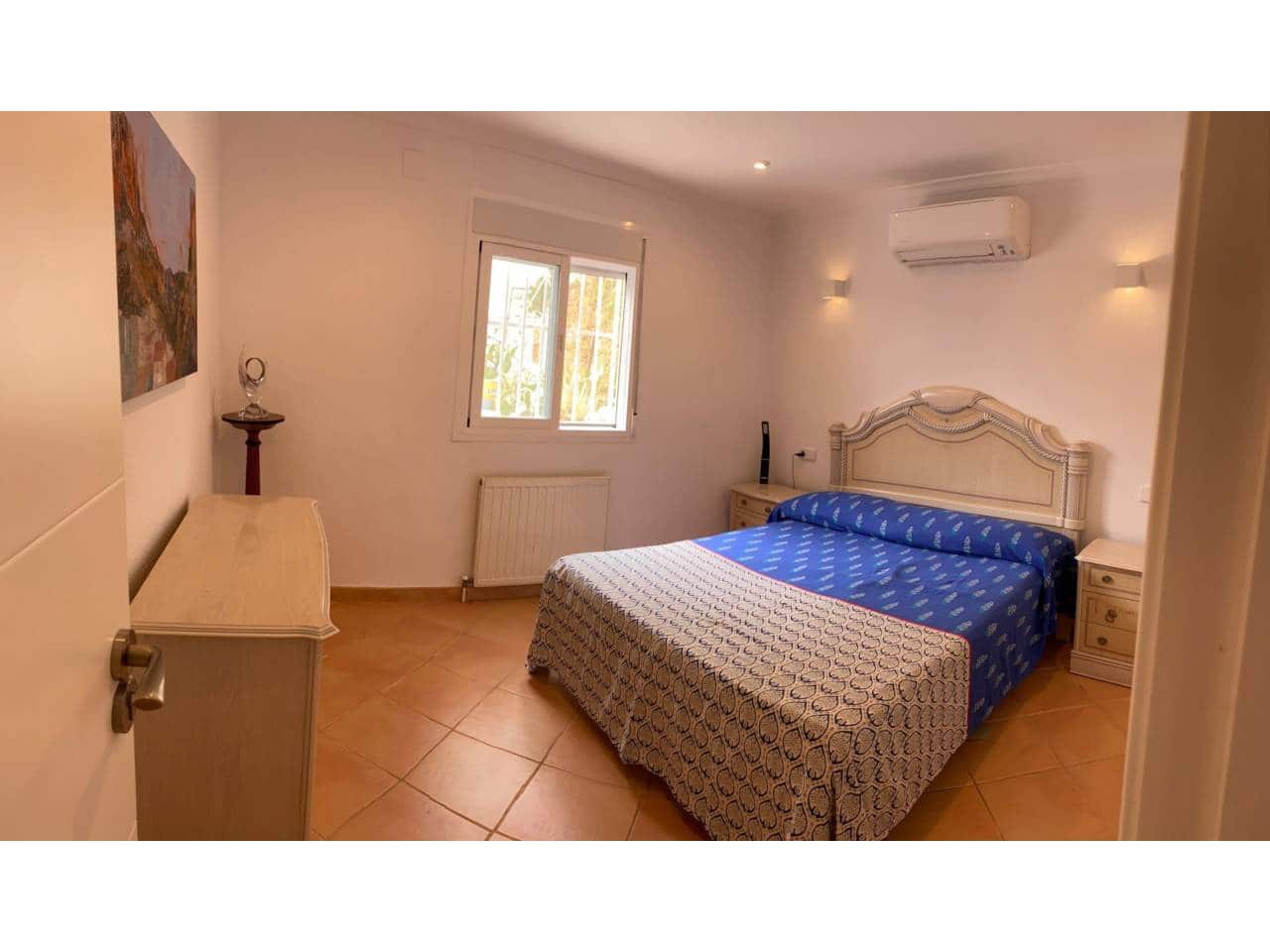 4 soveværelse Villa til salg i Calpe / Calp med swimmingpool garage - € 650.000 (Ref: 8998297)