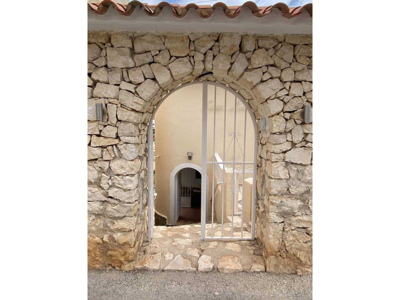 4 soveværelse Villa til salg i Calpe / Calp med swimmingpool garage - € 650.000 (Ref: 8998297)