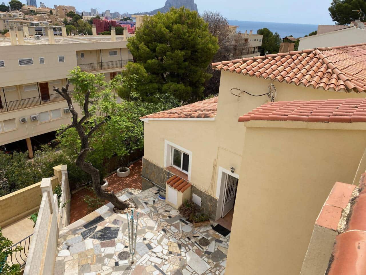 4 soveværelse Villa til salg i Calpe / Calp med swimmingpool garage - € 650.000 (Ref: 8998297)