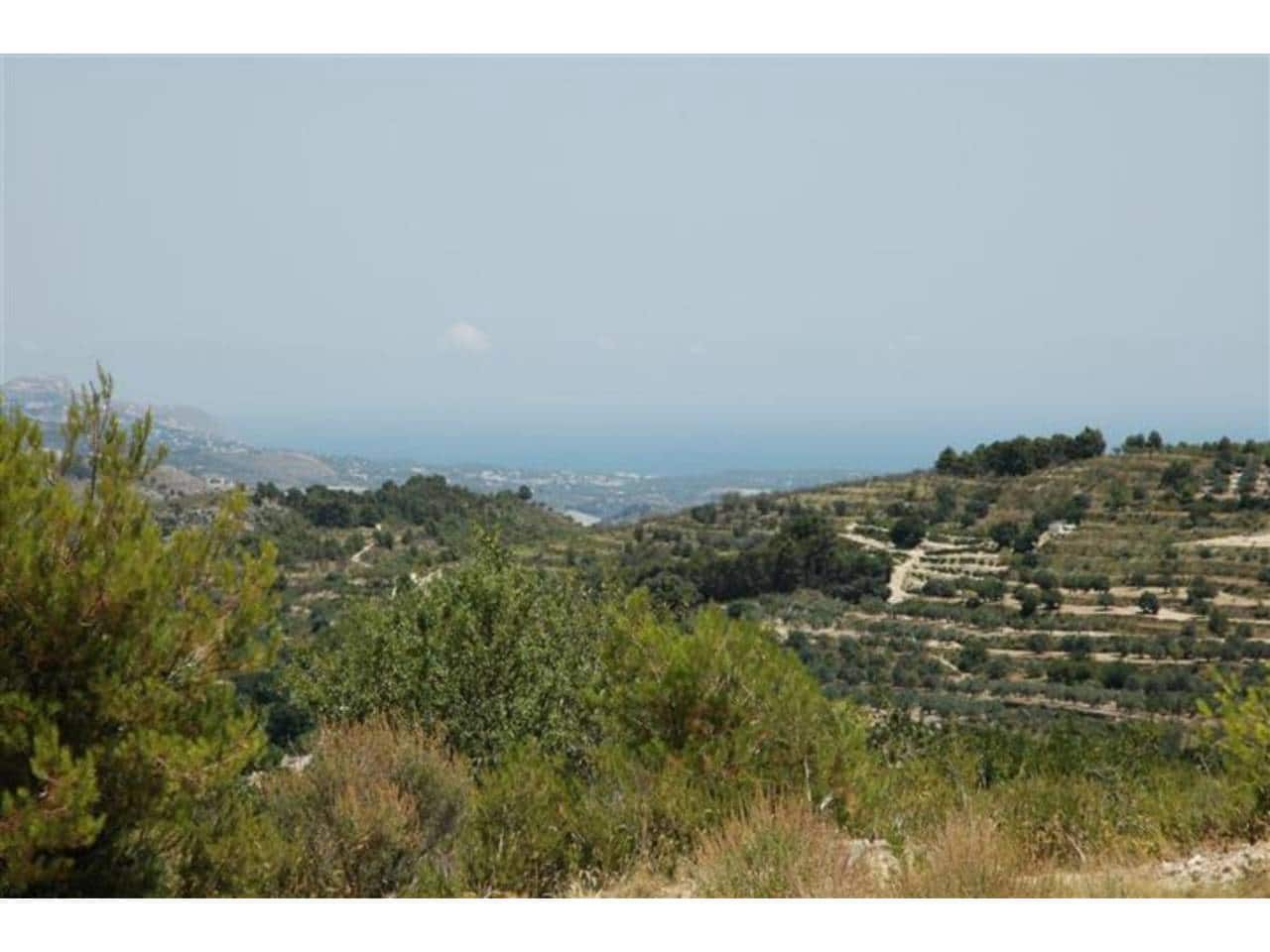 Grunde uden byggetilladelser til salg i Guadalest - € 95.000 (Ref: 9002469)