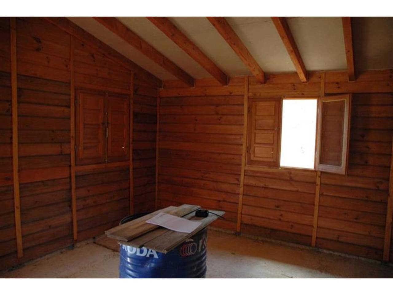 Grunde uden byggetilladelser til salg i Guadalest - € 95.000 (Ref: 9002469)