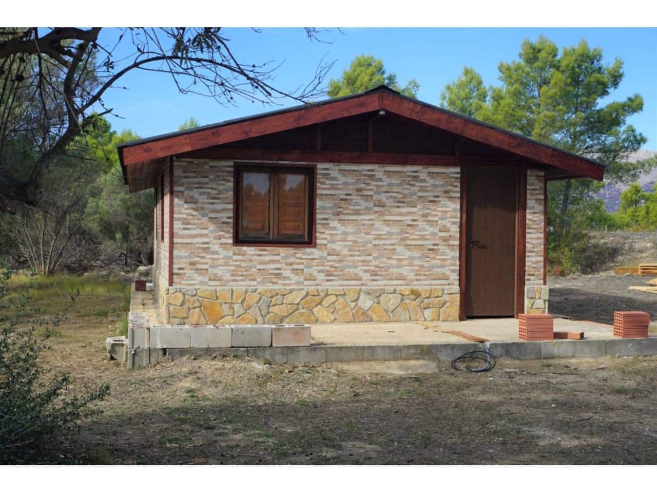 Grunde uden byggetilladelser til salg i Guadalest - € 95.000 (Ref: 9002469)