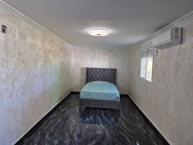 2 soverom Villa til salgs i Oliva med garasje - € 250 000 (Ref: 9024389)