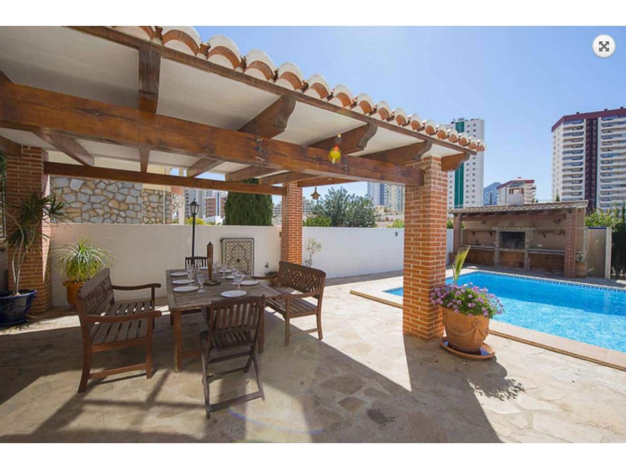 4 chambre Villa/Maison à vendre à Calpe / Calp avec piscine garage - 775 000 € (Ref: 9074790)