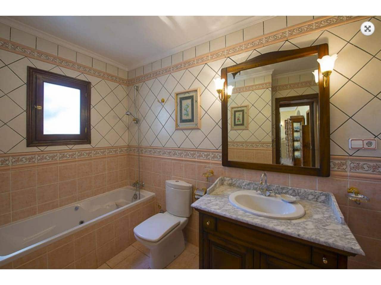 4 chambre Villa/Maison à vendre à Calpe / Calp avec piscine garage - 775 000 € (Ref: 9074790)