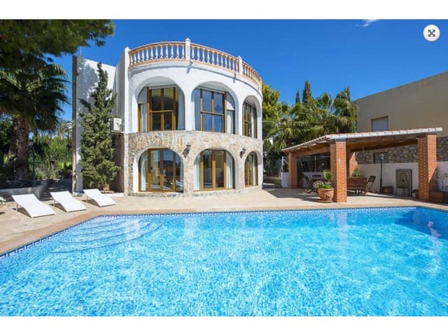 4 chambre Villa/Maison à vendre à Calpe / Calp avec piscine garage - 775 000 € (Ref: 9074790)