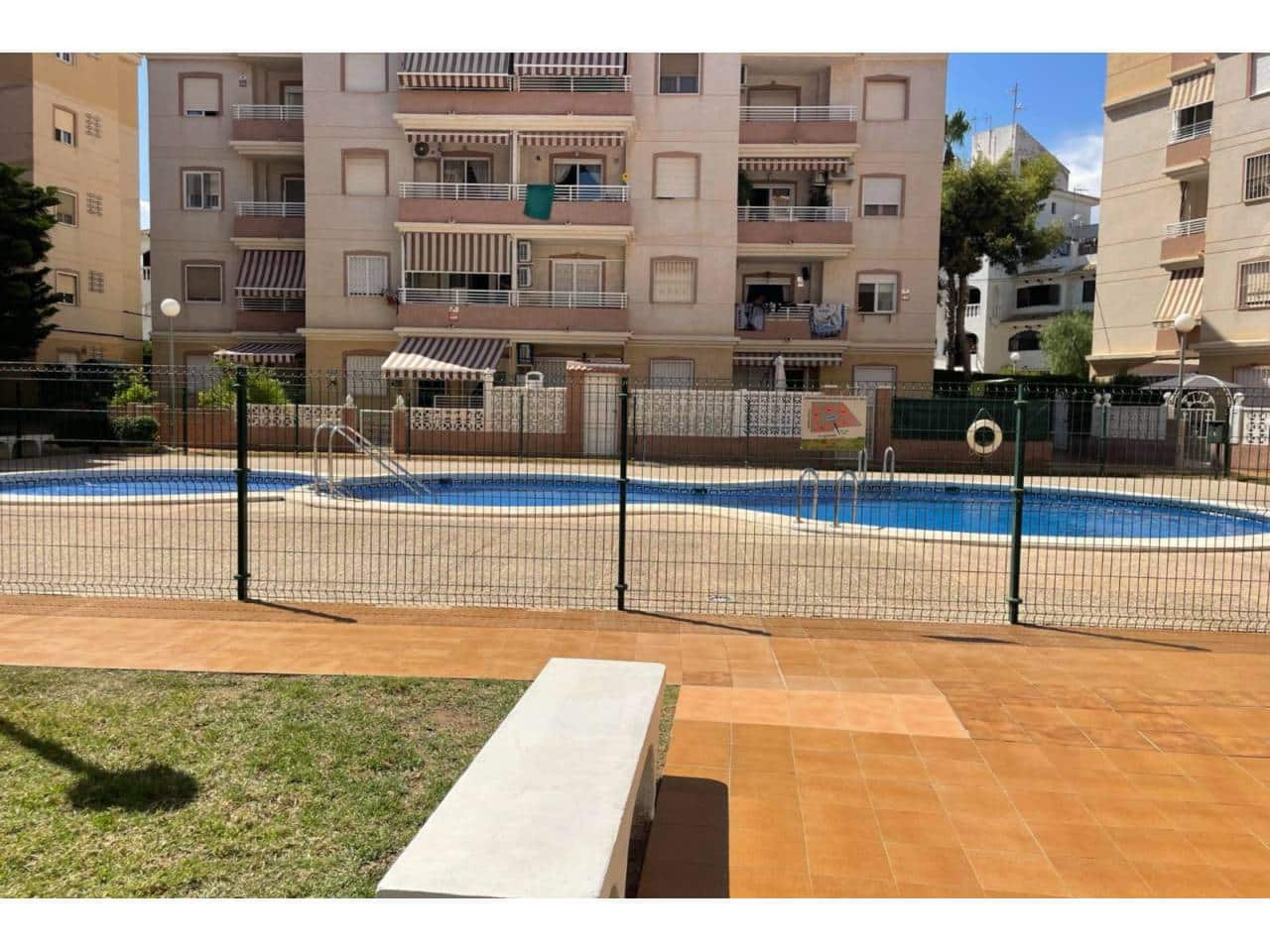 3 quarto Apartamento para venda em Torrevieja com piscina garagem - 185 000 € (Ref: 9116576)