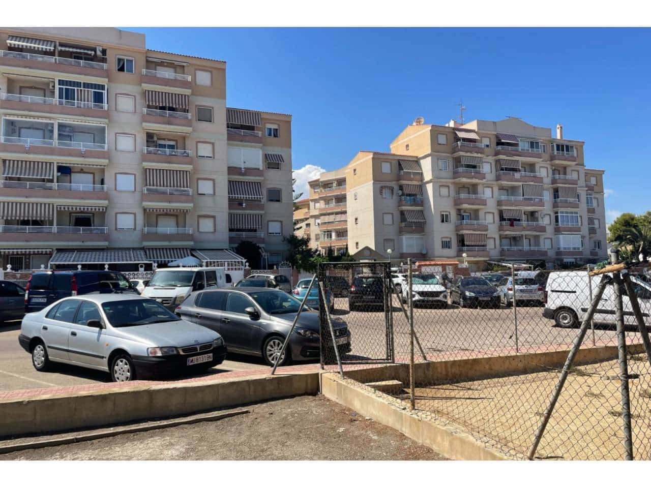 3 quarto Apartamento para venda em Torrevieja com piscina garagem - 185 000 € (Ref: 9116576)