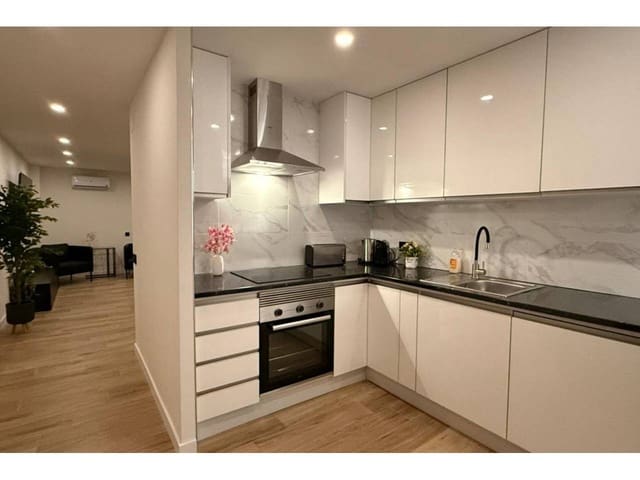 3 Zimmer Apartment zu verkaufen in Torrevieja mit Pool - 290.000 € (Ref: 9136825)