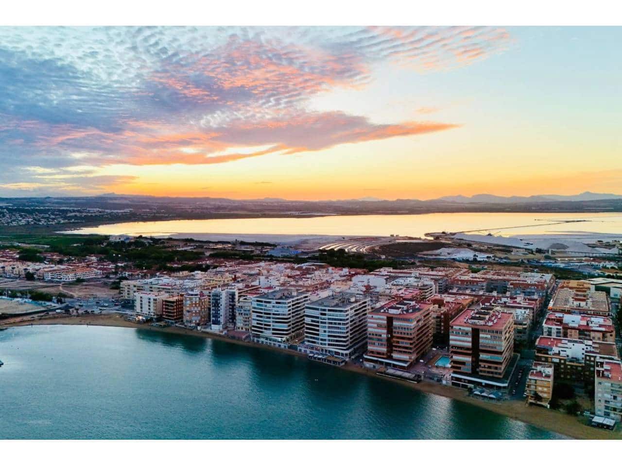 3 Zimmer Apartment zu verkaufen in Torrevieja mit Pool - 290.000 € (Ref: 9136825)