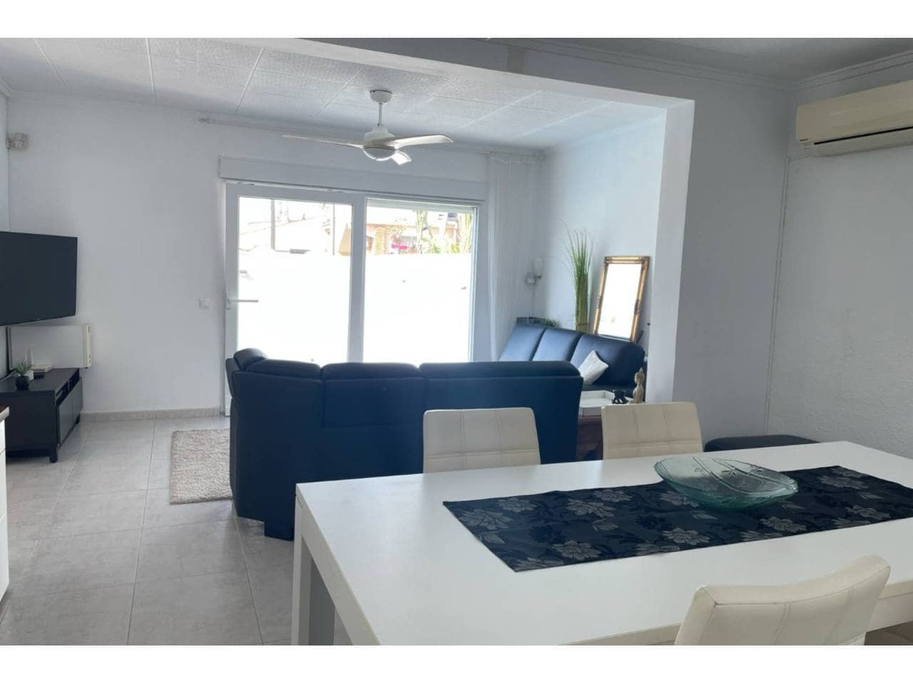 3 chambre Villa/Maison à vendre à Torrevieja avec piscine garage - 370 000 € (Ref: 9141237)