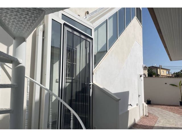 3 chambre Villa/Maison à vendre à Torrevieja avec piscine garage - 370 000 € (Ref: 9141237)