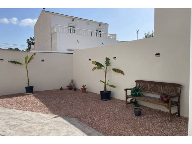 3 chambre Villa/Maison à vendre à Torrevieja avec piscine garage - 370 000 € (Ref: 9141237)