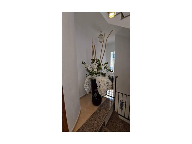 4 Zimmer Villa zu verkaufen in Pilar de la Horadada mit Pool Garage - 699.000 € (Ref: 9190784)