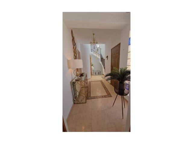 4 Zimmer Villa zu verkaufen in Pilar de la Horadada mit Pool Garage - 699.000 € (Ref: 9190784)