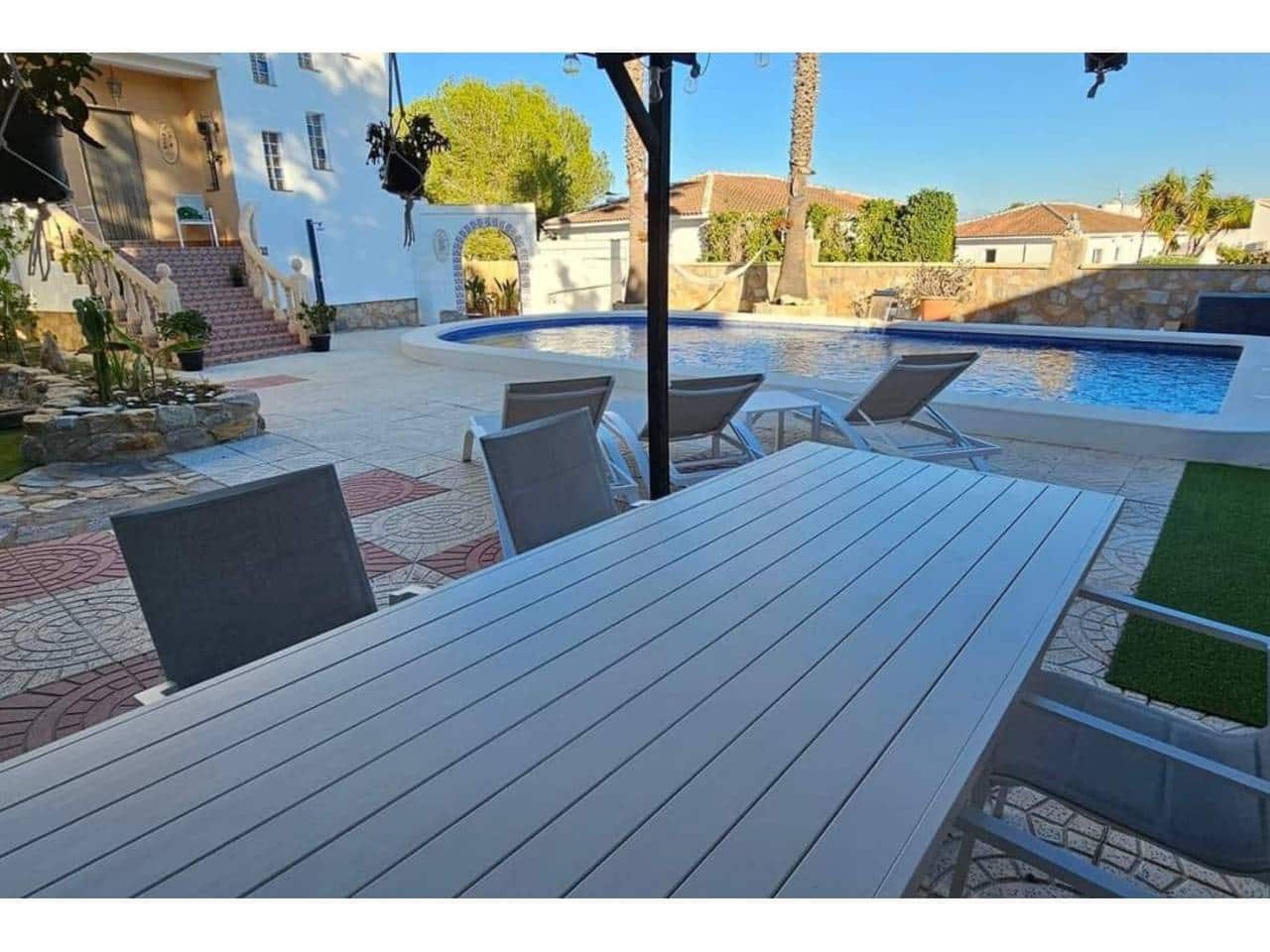 4 Zimmer Villa zu verkaufen in Pilar de la Horadada mit Pool Garage - 699.000 € (Ref: 9190784)