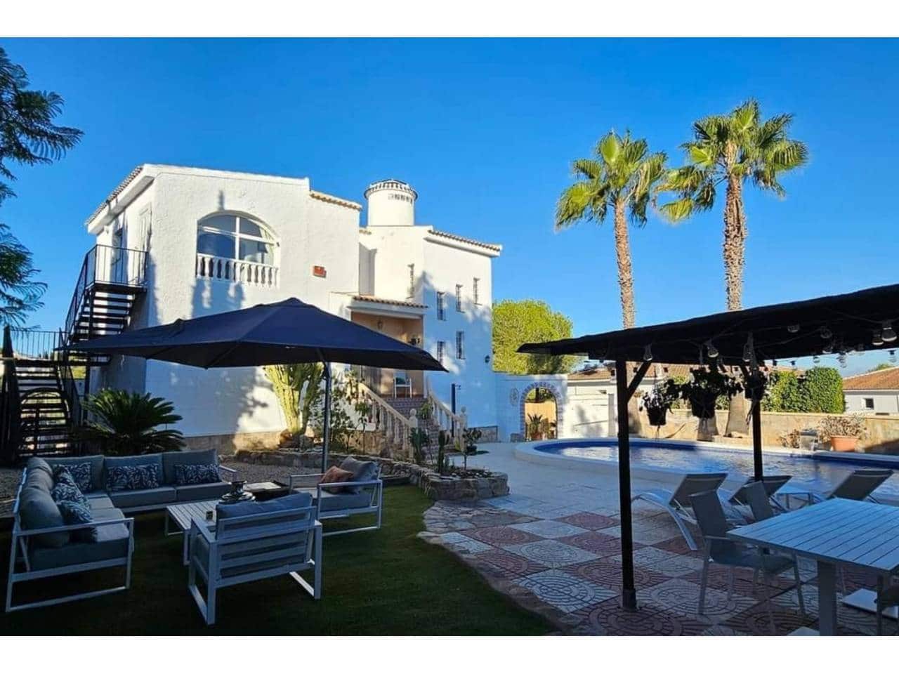 4 Zimmer Villa zu verkaufen in Pilar de la Horadada mit Pool Garage - 699.000 € (Ref: 9190784)