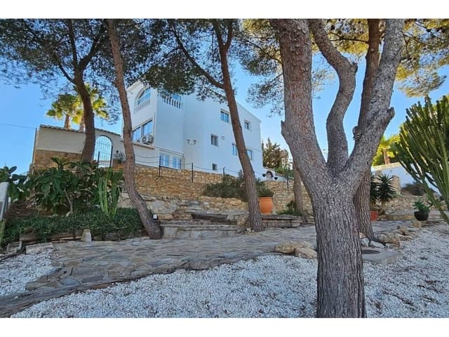 4 Zimmer Villa zu verkaufen in Pilar de la Horadada mit Pool Garage - 699.000 € (Ref: 9190784)