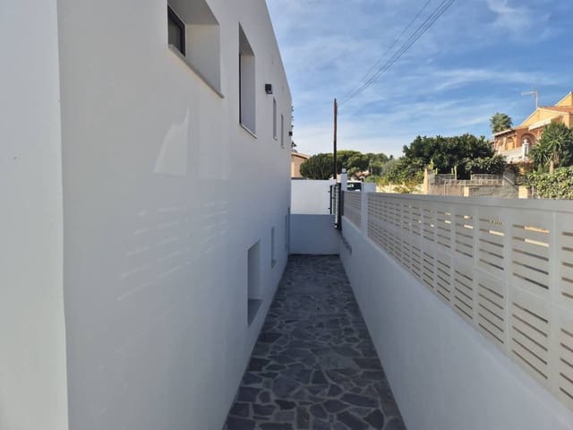 4 soveværelse Villa til salg i Calpe / Calp med swimmingpool - € 840.000 (Ref: 9349112)