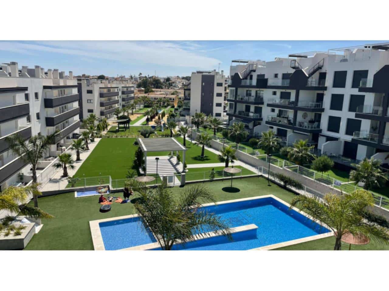 2 slaapkamer Penthouse te koop in Orihuela met zwembad garage - € 330.000 (Ref: 9390081)