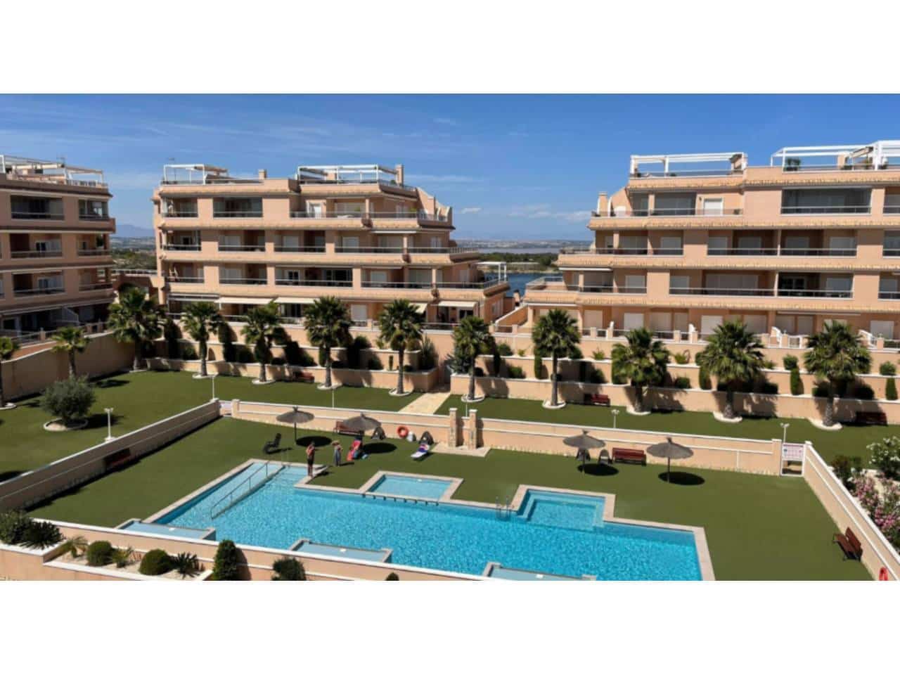 2 slaapkamer Penthouse te koop in Orihuela met zwembad garage - € 330.000 (Ref: 9390081)