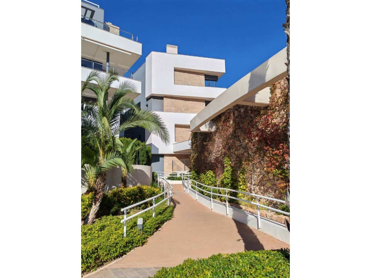 Ático de 2 habitaciones en Orihuela en venta con piscina garaje - 499.000 € (Ref: 9465115)