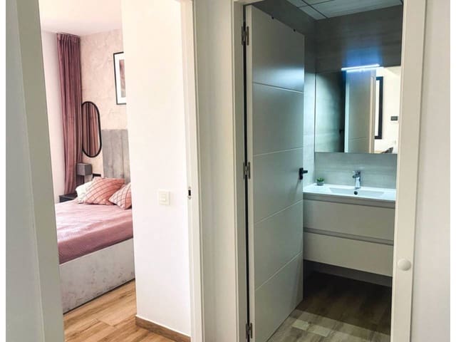 Apartamento de 1 habitación en Torrevieja en venta con piscina garaje - 185.000 € (Ref: 9465116)