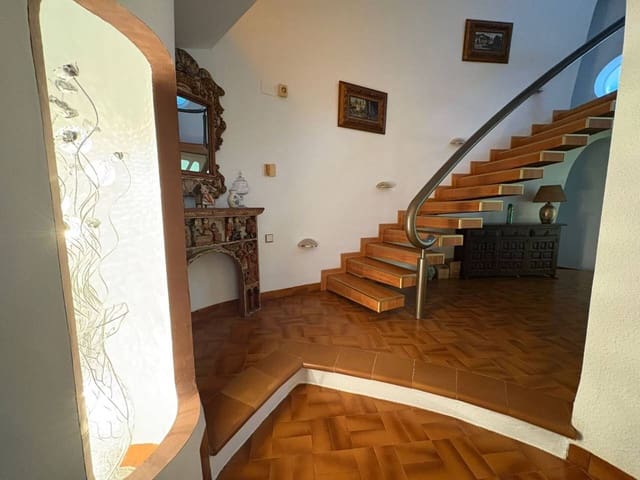 5 Zimmer Villa zu verkaufen in Altea mit Pool Garage - 900.000 € (Ref: 9470123)