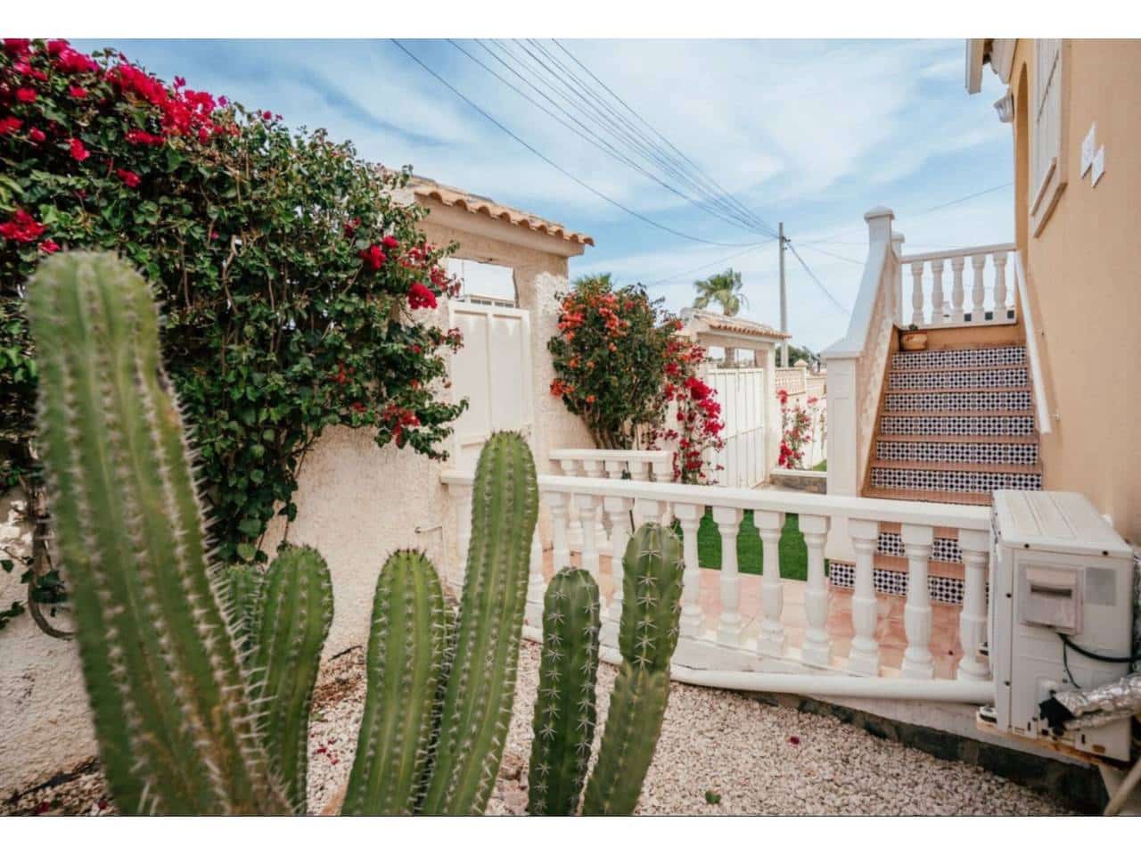 Chalet de 4 habitaciones en Orihuela en venta con piscina garaje - 399.000 € (Ref: 9480829)