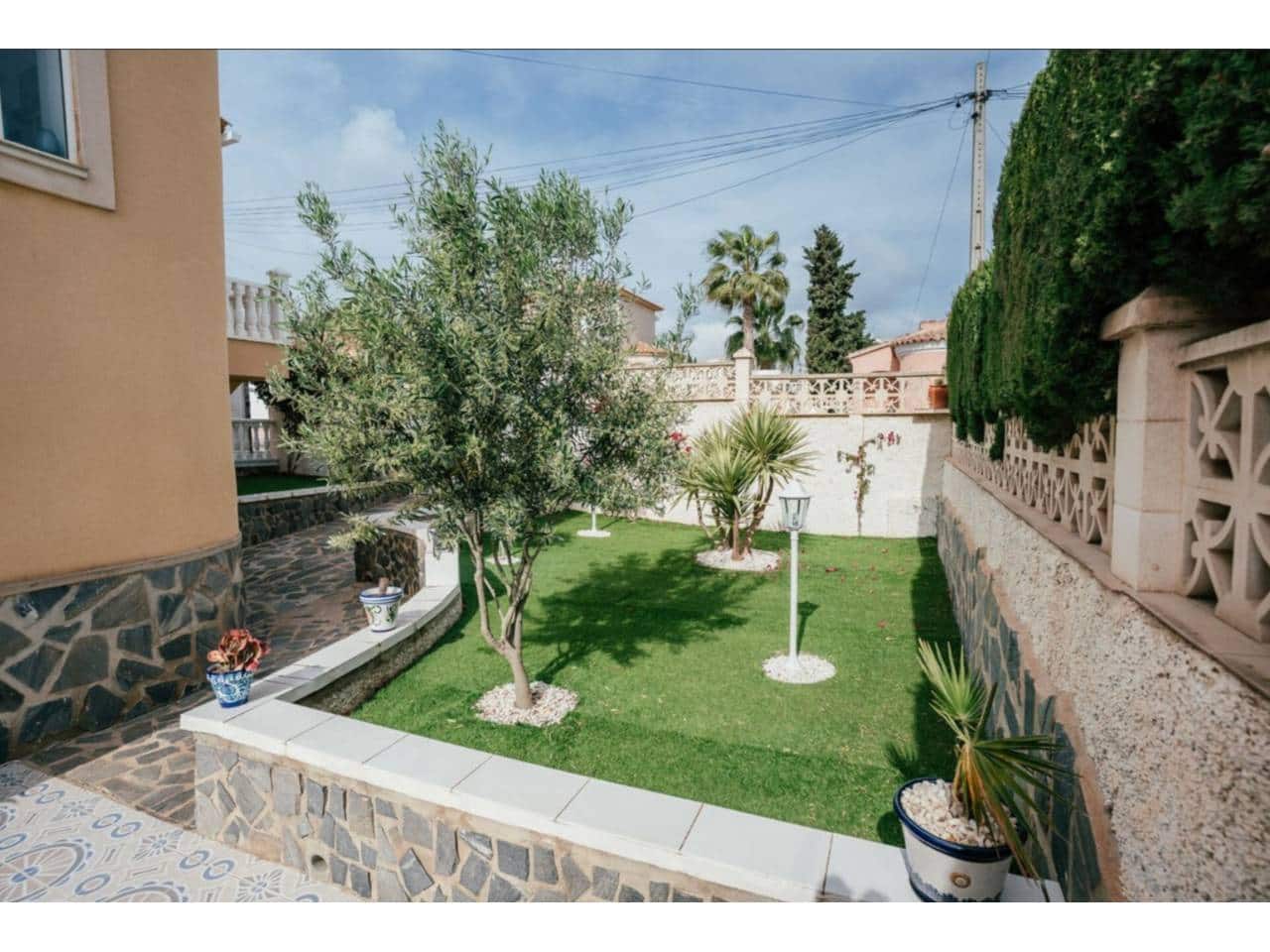 Chalet de 4 habitaciones en Orihuela en venta con piscina garaje - 399.000 € (Ref: 9480829)
