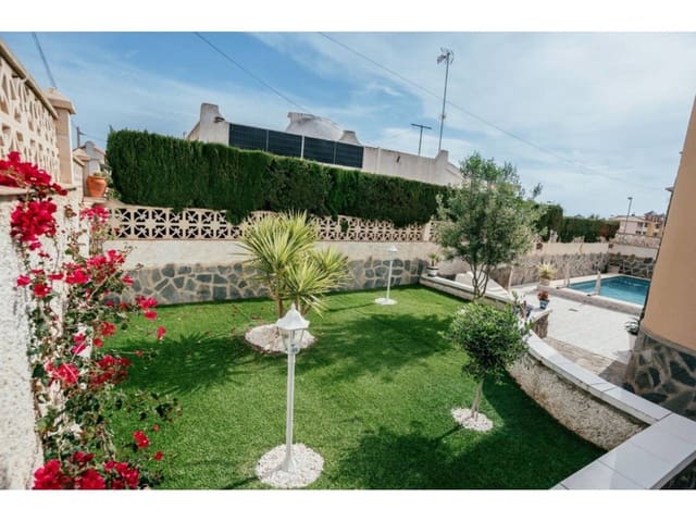 Chalet de 4 habitaciones en Orihuela en venta con piscina garaje - 399.000 € (Ref: 9480829)