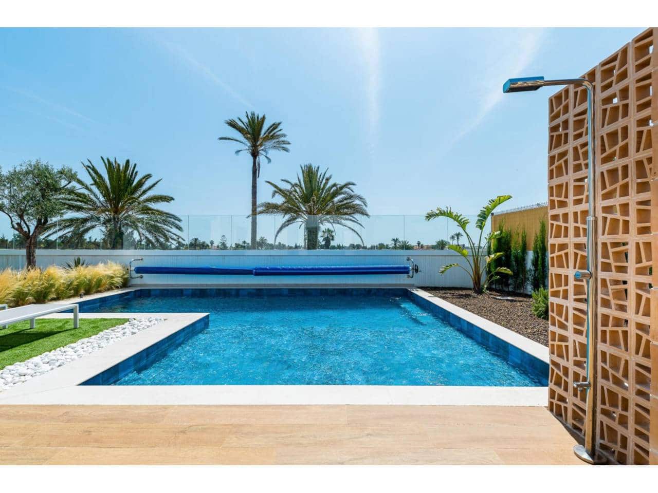 3 quarto Moradia para venda em Los Alcazares com piscina garagem - 710 000 € (Ref: 9488047)