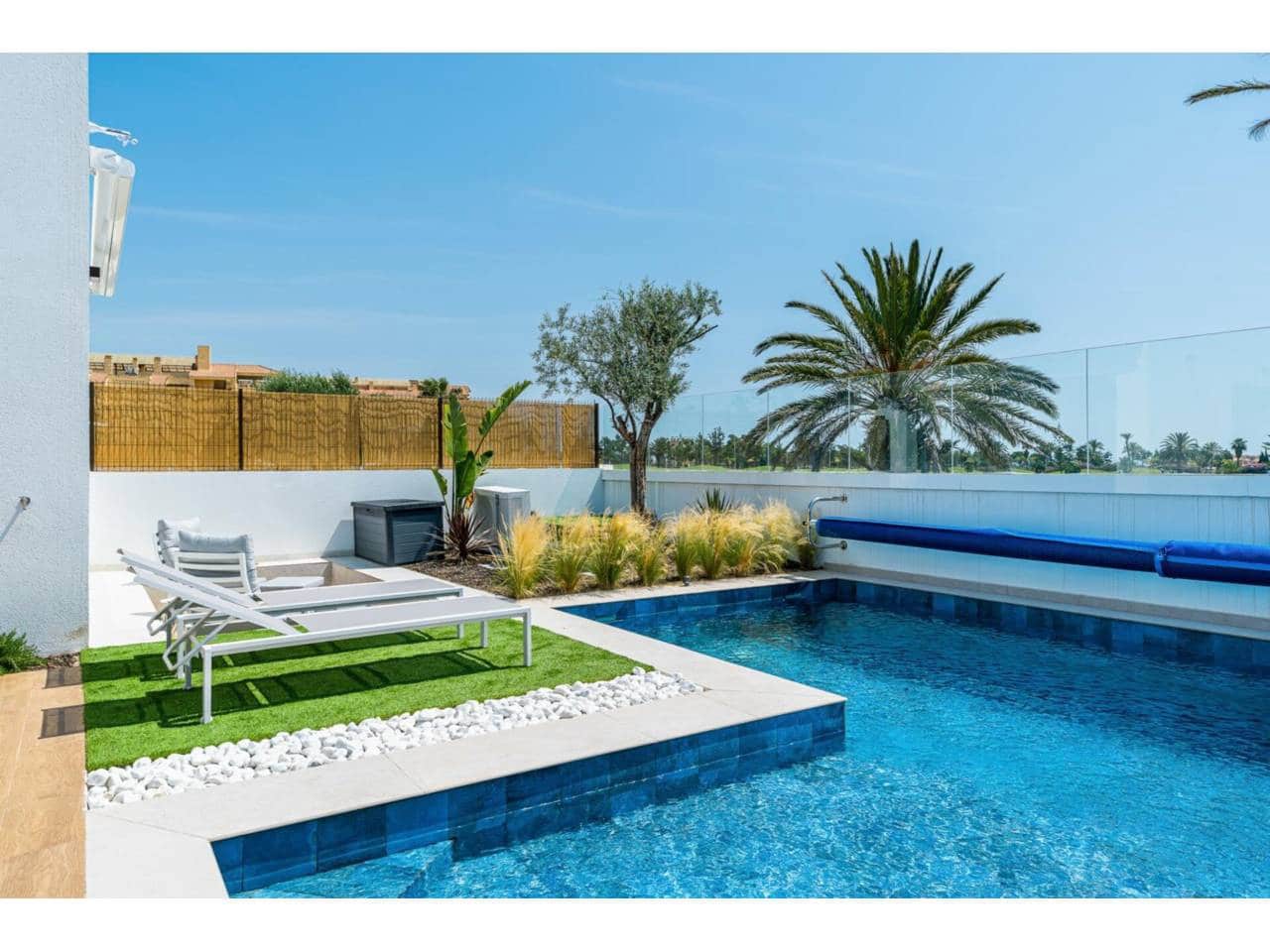 3 quarto Moradia para venda em Los Alcazares com piscina garagem - 710 000 € (Ref: 9488047)