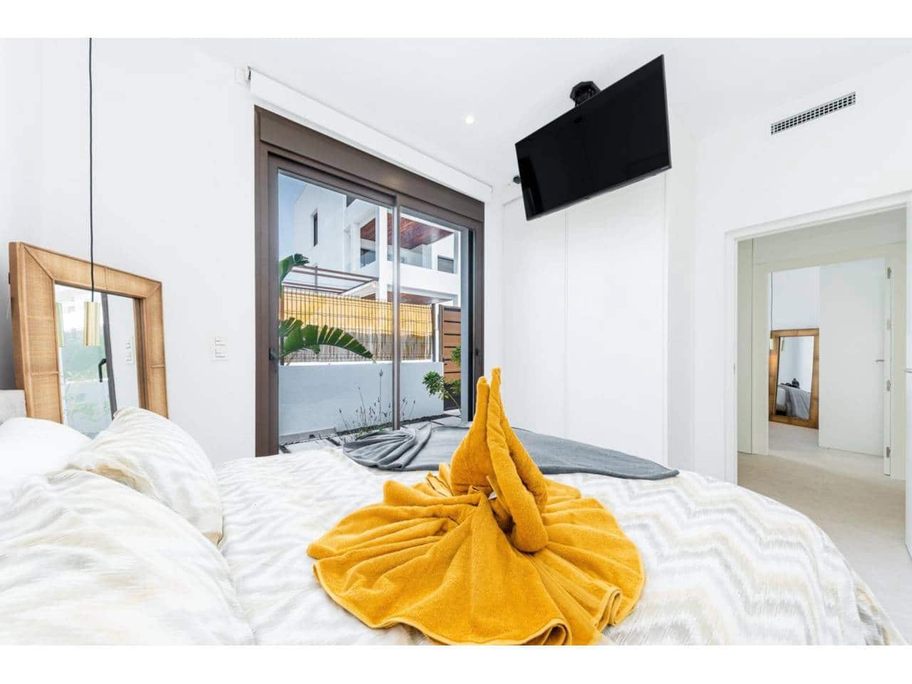 3 quarto Moradia para venda em Los Alcazares com piscina garagem - 710 000 € (Ref: 9488047)