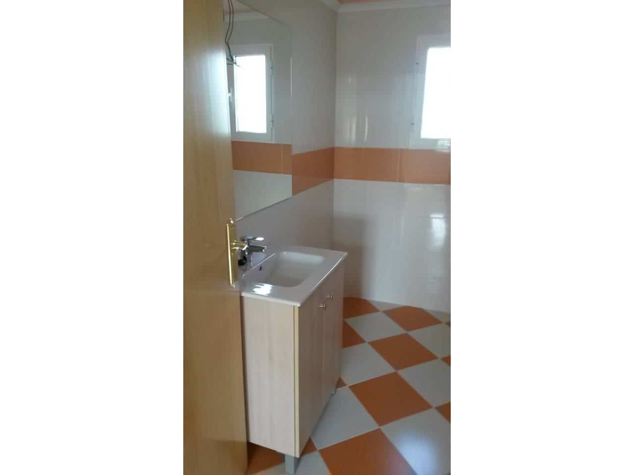 3 soveværelse Byhus til leje i Orihuela med garage - € 550 (Ref: 9499567)