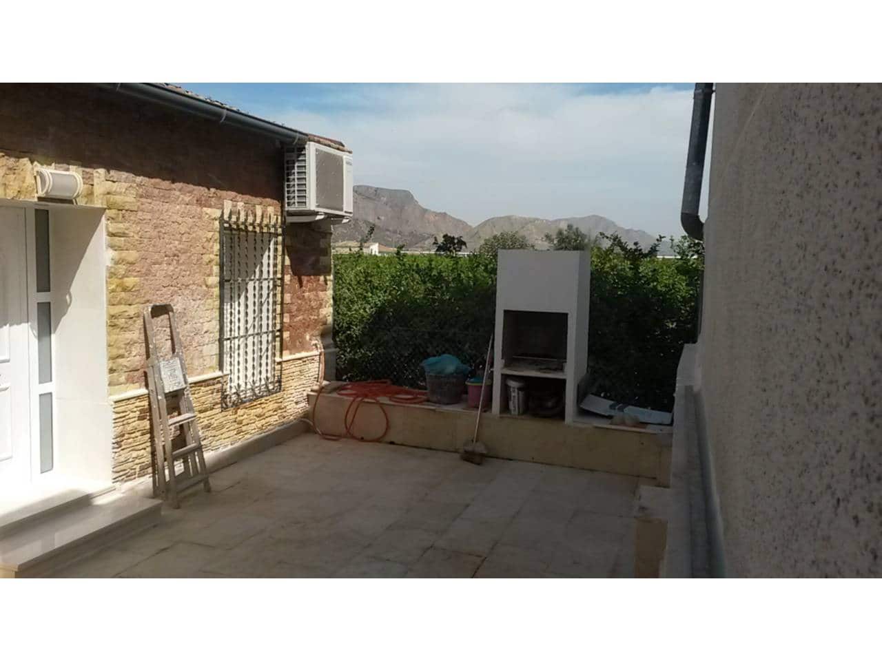 3 soveværelse Byhus til leje i Orihuela med garage - € 550 (Ref: 9499567)