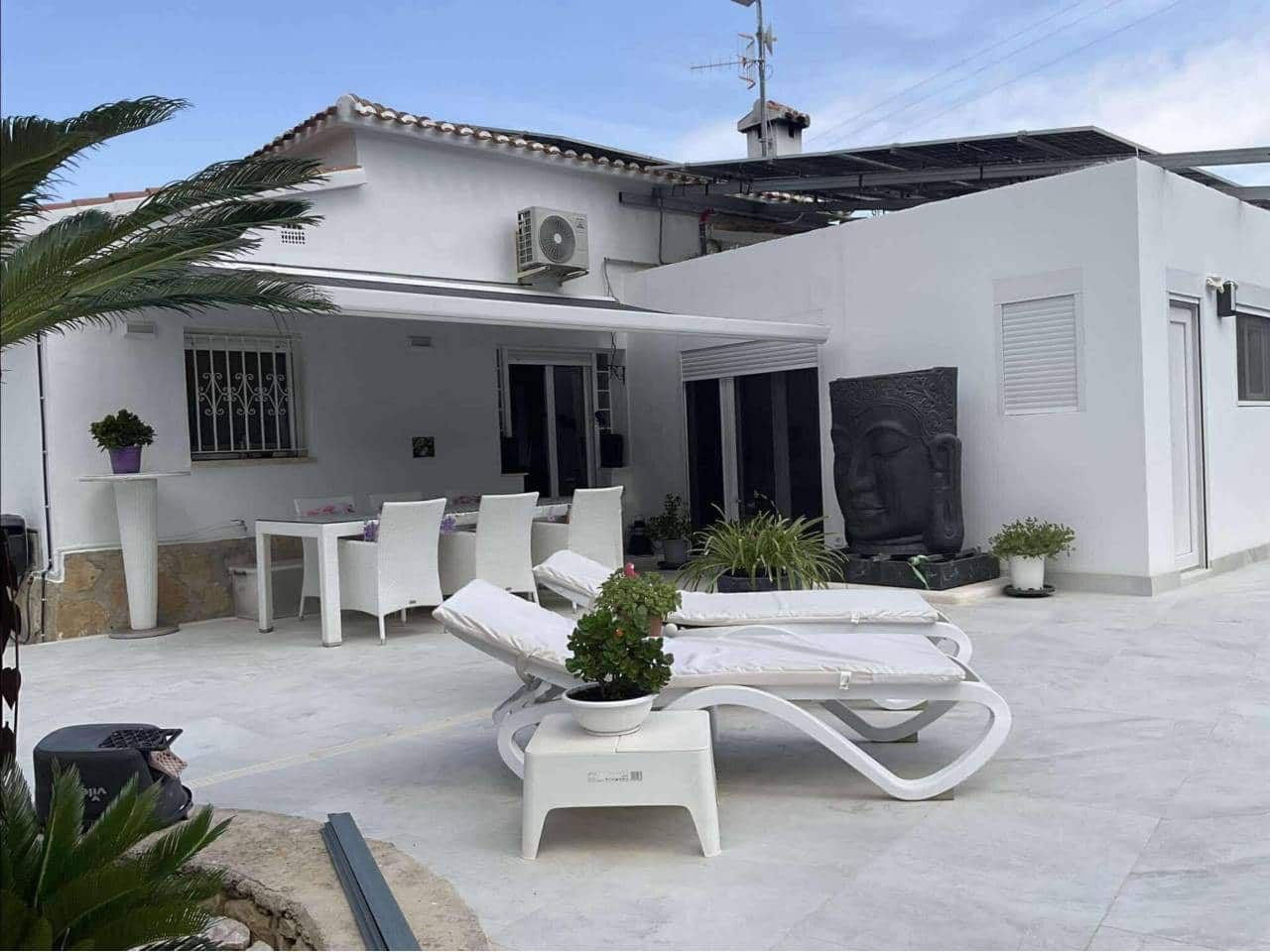 2 makuuhuone Huvila myytävänä paikassa Denia mukana uima-altaan 
autotalli - 690 000 € (Ref: 9523790)