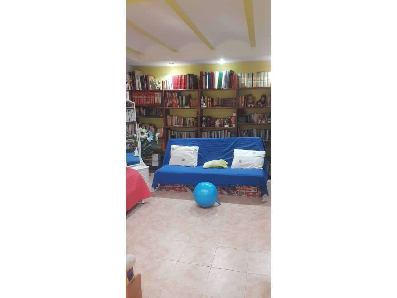 5 bedroom Villa for sale in L'Atzuvia with garage - € 350,000 (Ref: 9547410)