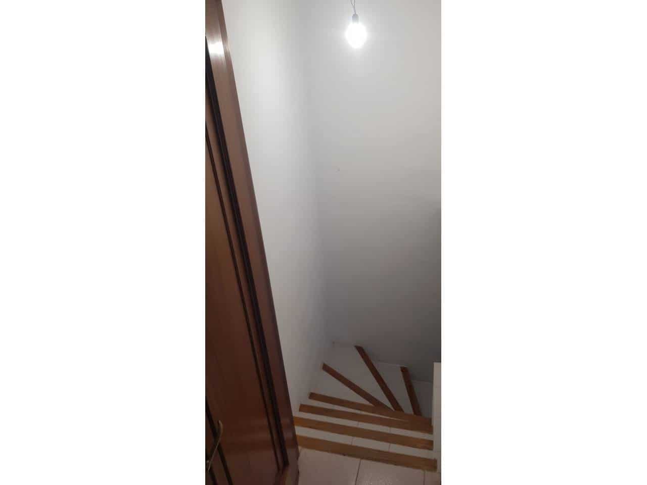 5 bedroom Villa for sale in L'Atzuvia with garage - € 350,000 (Ref: 9547410)