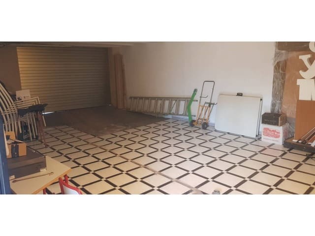 5 bedroom Villa for sale in L'Atzúvia with garage - € 350,000 (Ref: 9547410)