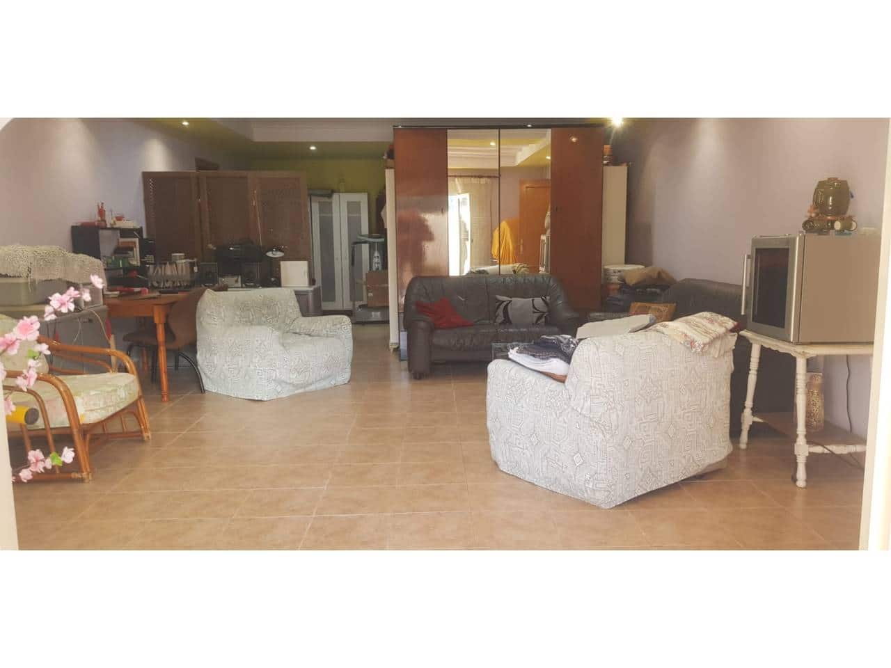 5 bedroom Villa for sale in L'Atzuvia with garage - € 350,000 (Ref: 9547410)