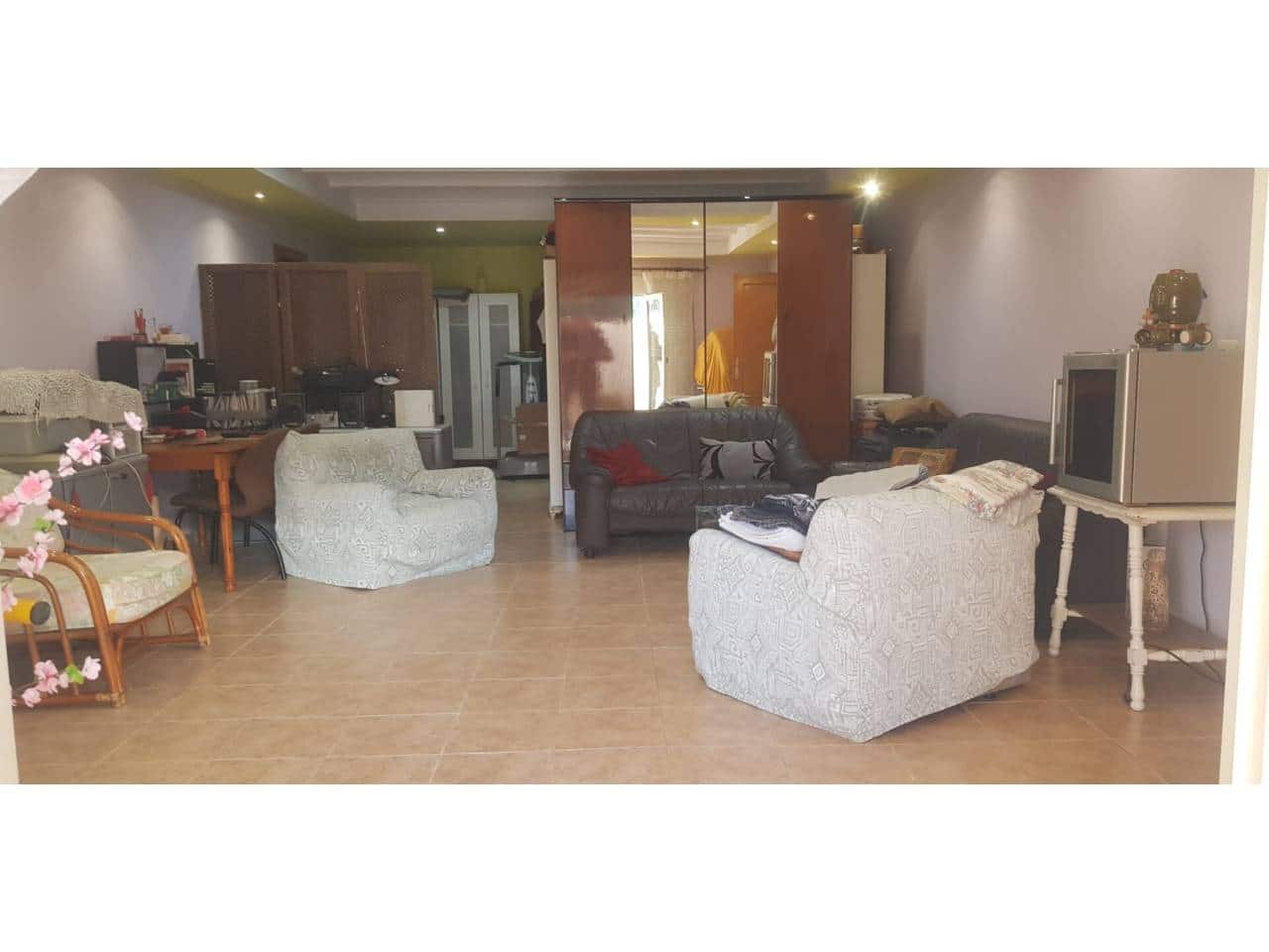 5 bedroom Villa for sale in L'Atzuvia with garage - € 350,000 (Ref: 9547410)