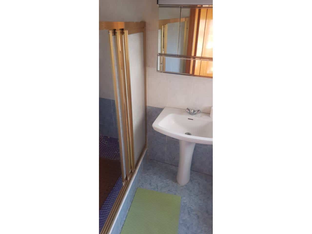 5 bedroom Villa for sale in L'Atzuvia with garage - € 350,000 (Ref: 9547410)