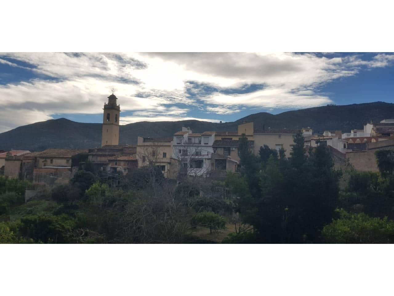 5 bedroom Villa for sale in L'Atzuvia with garage - € 350,000 (Ref: 9547410)