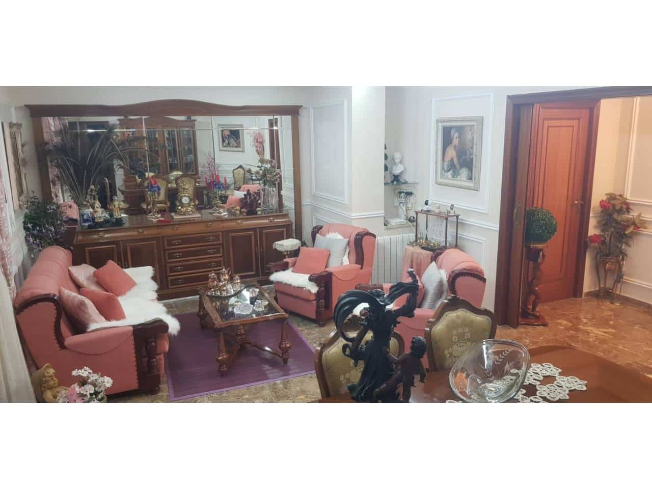 5 bedroom Villa for sale in L'Atzuvia with garage - € 350,000 (Ref: 9547410)